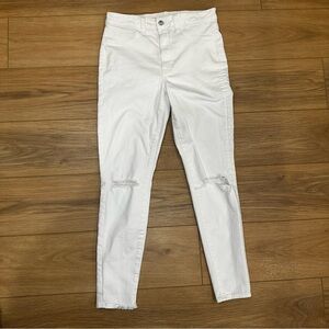 Women’s American Eagle Outfitters Distressed White Skinny Jeans Size 8